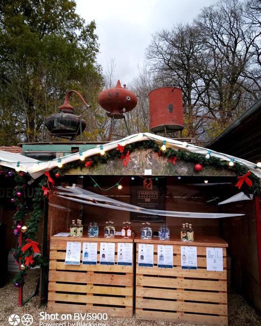 La Fabrique à Alcools est au Marché De Noël de Janvry.